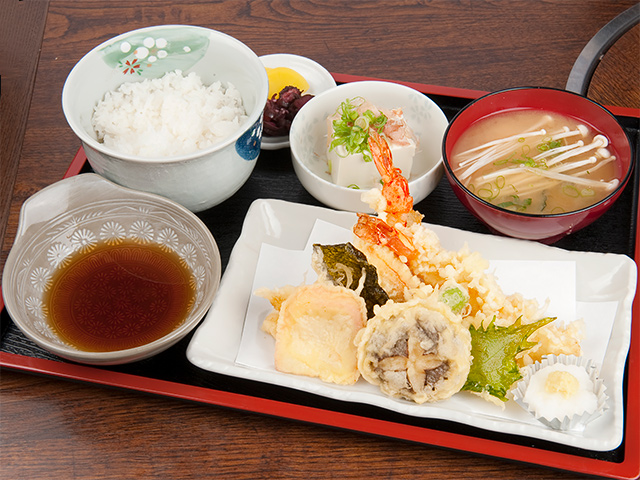 天ぷら弁当(味噌汁と天ダシ付き)